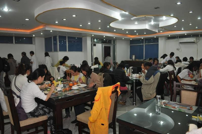 Hotel Thai International Бодх Гая Екстериор снимка